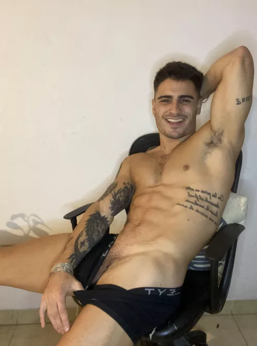 Can you handle the stench of my sweaty, naughty man armpits?