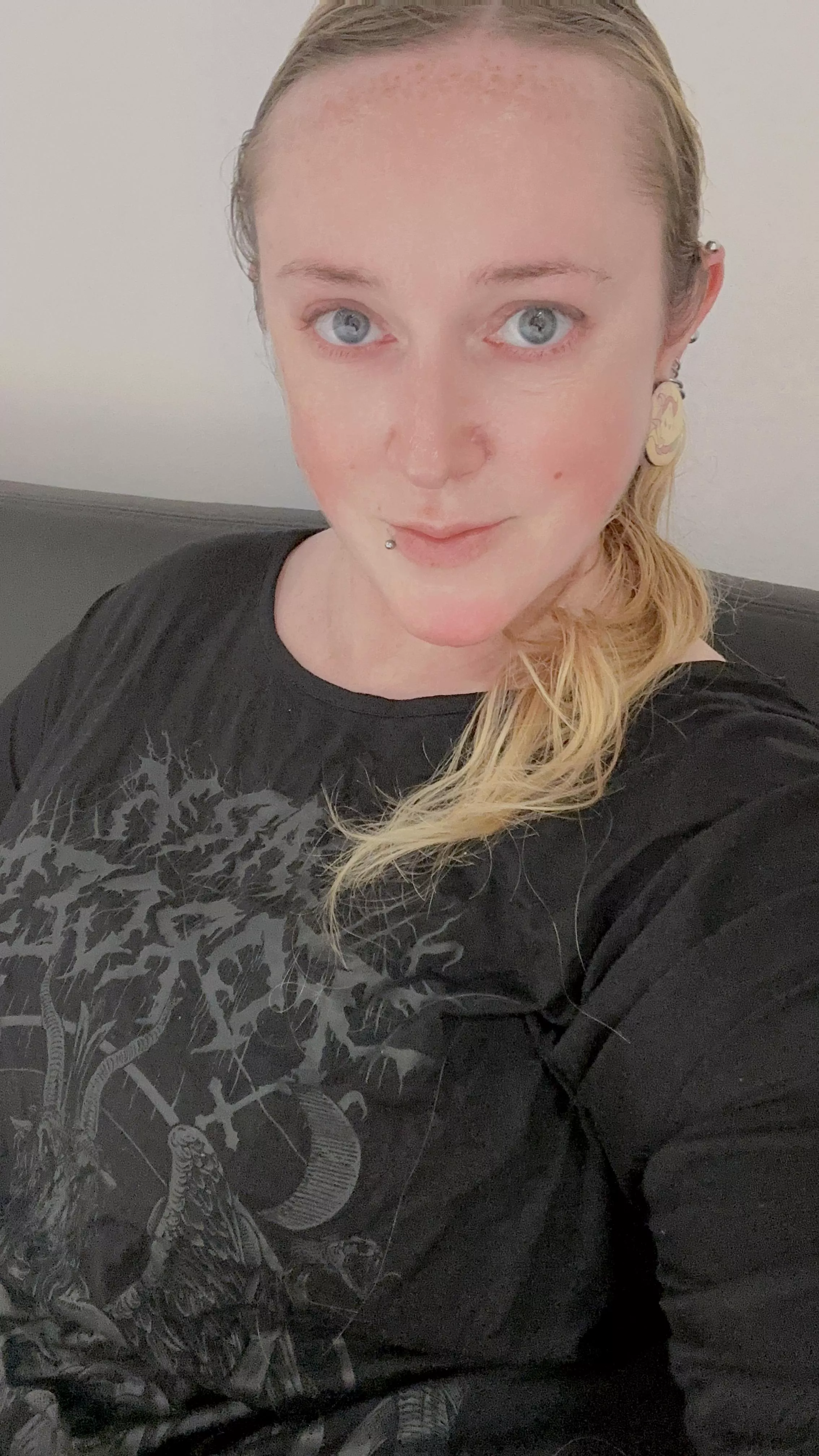 Dark vibes, bright smile