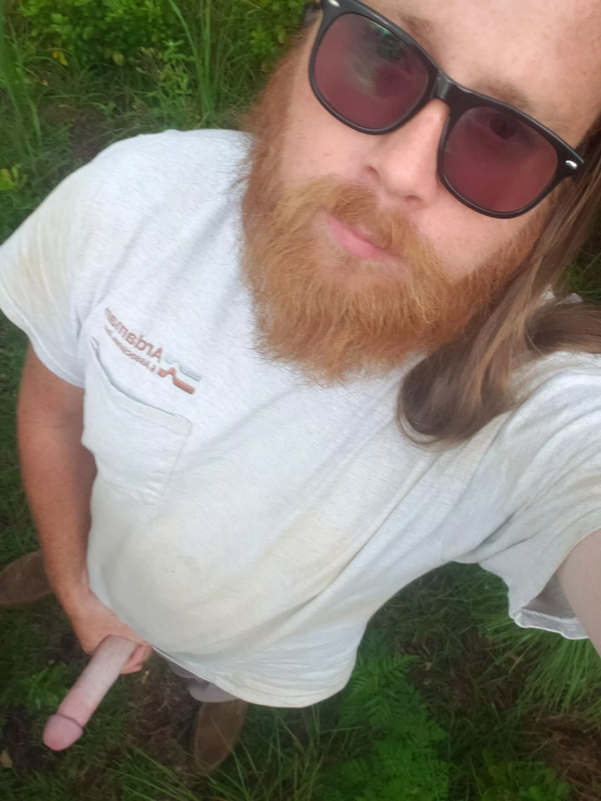 Enjoying scrolling reddit while bored at work.. wbu?