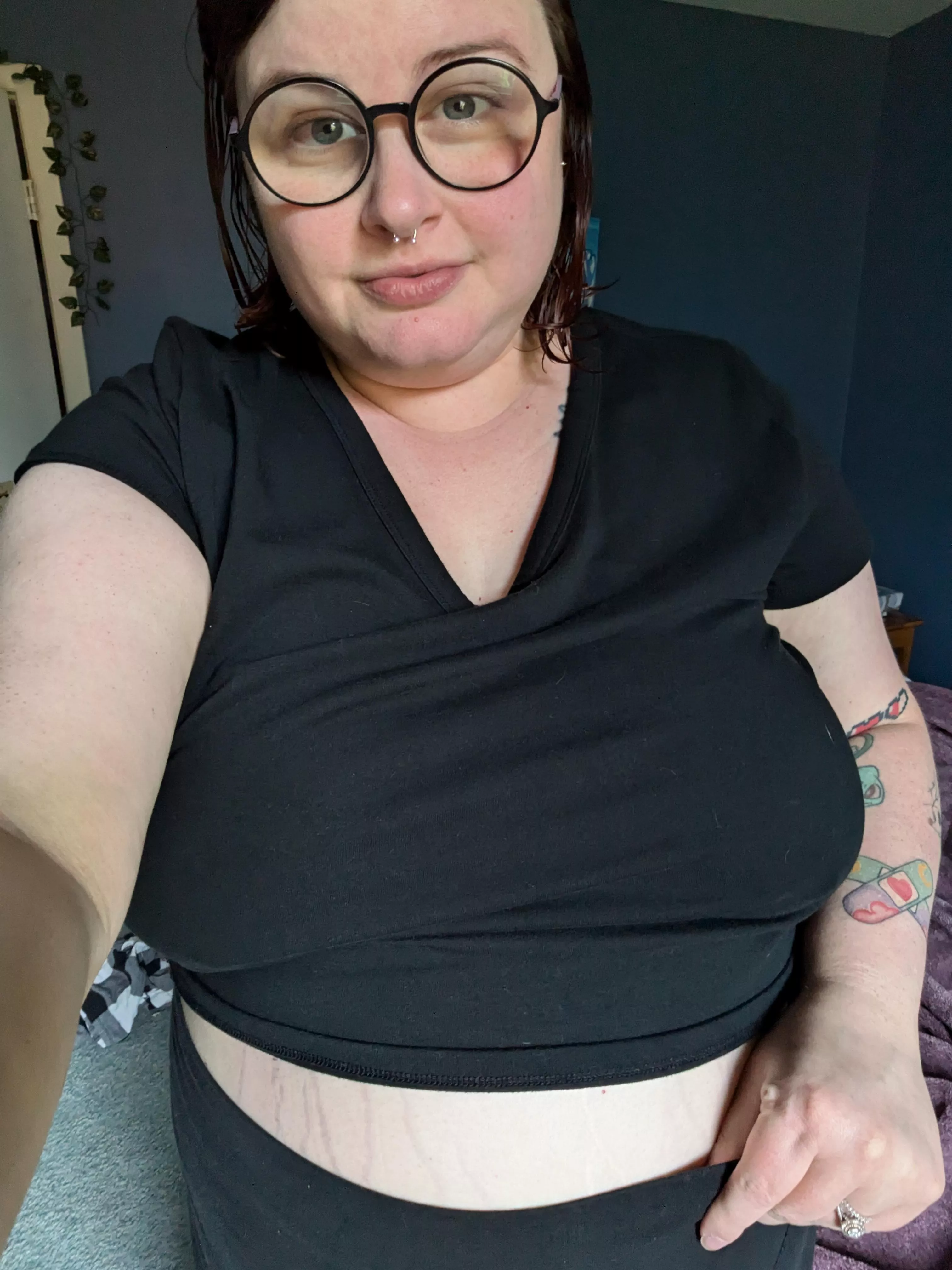 Have a good day babes 🖤