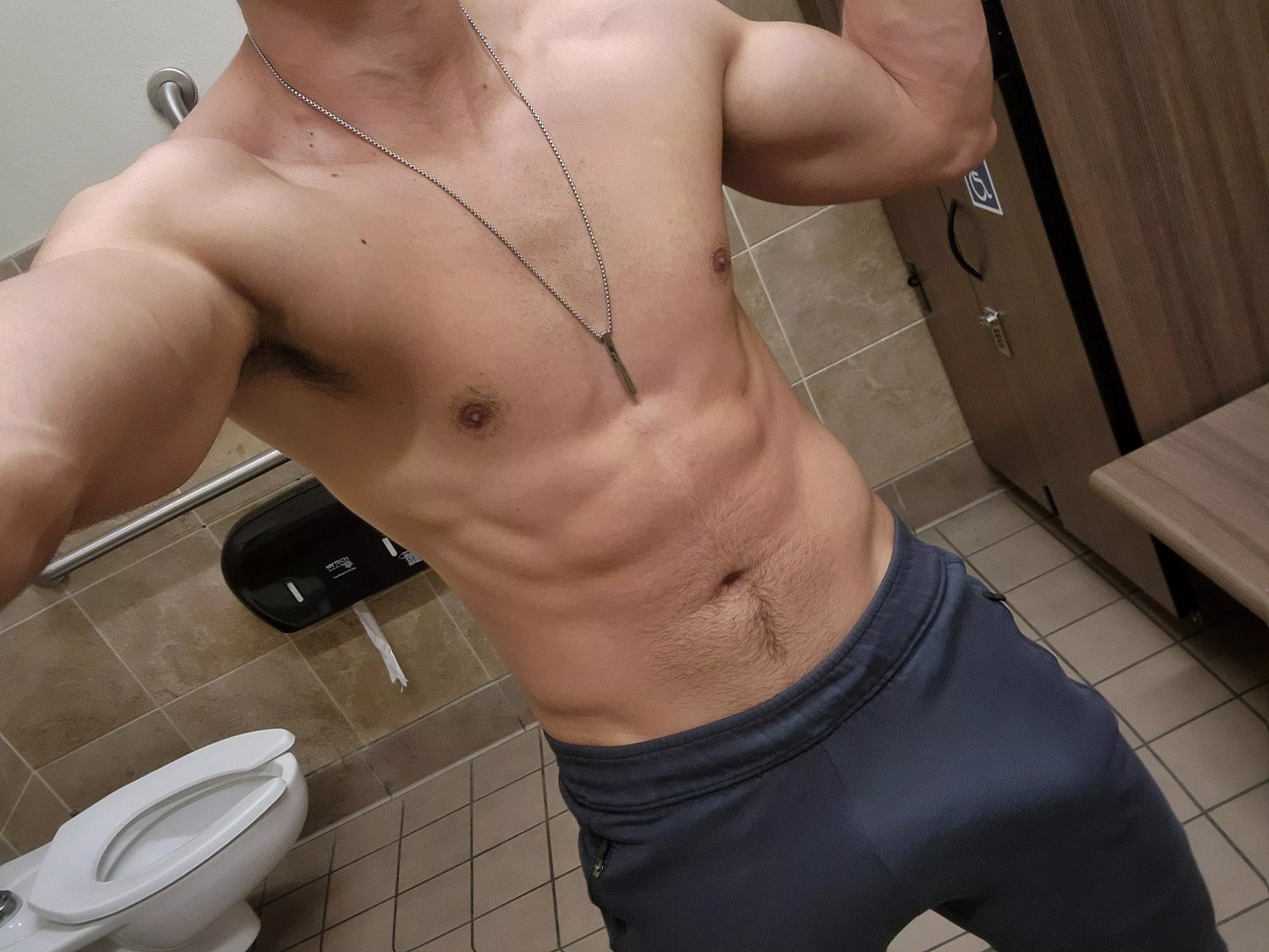 Hot while working out (25)