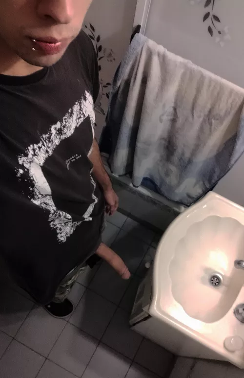 Who goes to the bathroom with me?