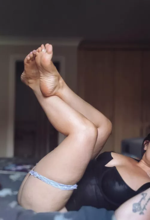 Would you fuck this 1994 wife?