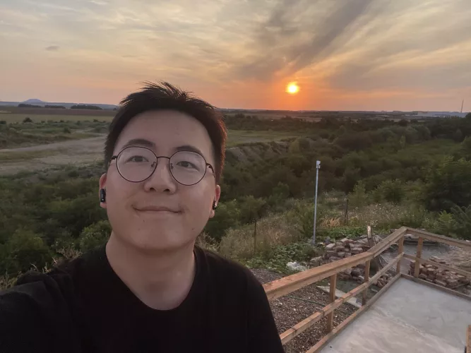 23 China, looking for friends