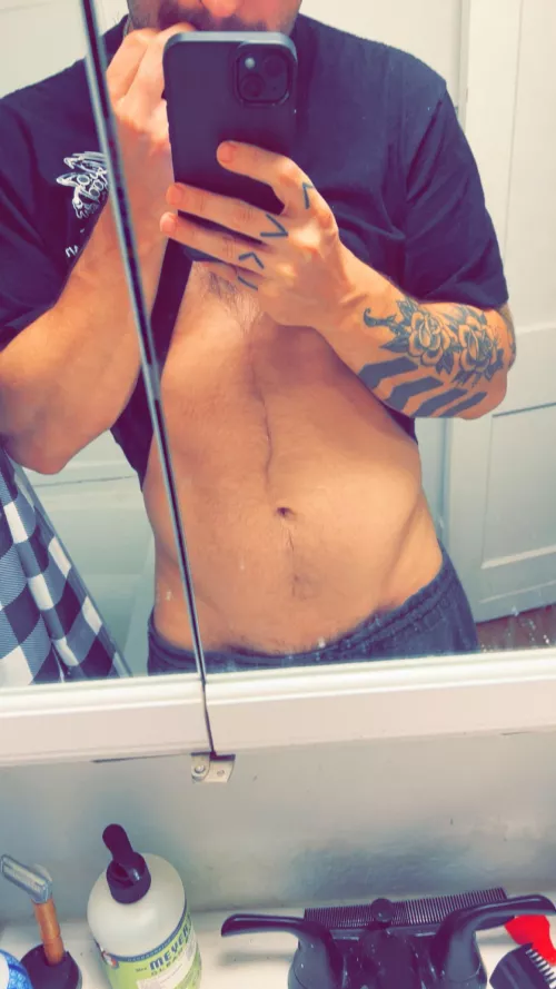 Anyone need a personal bartender 🥂🍾