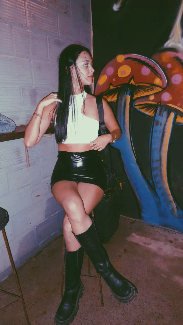 Can the boots stay on