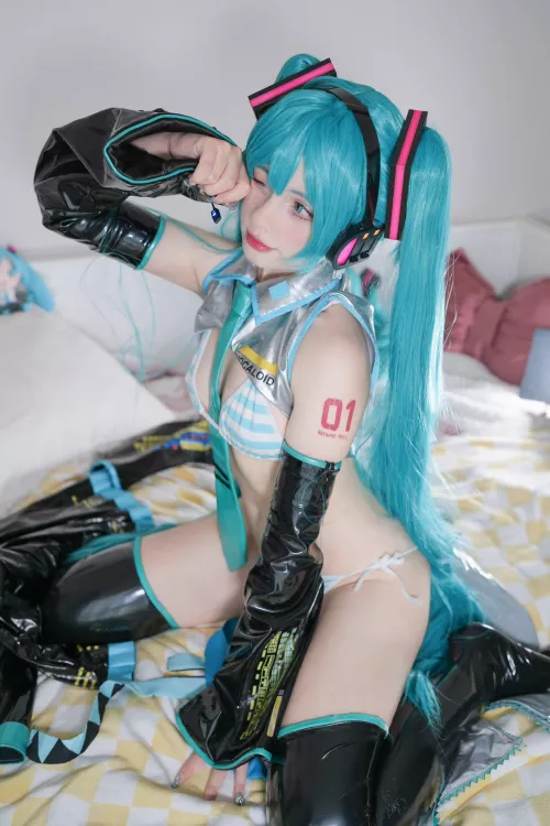 Hatsune Miku (Saya Scarlet) [Vocaloid]