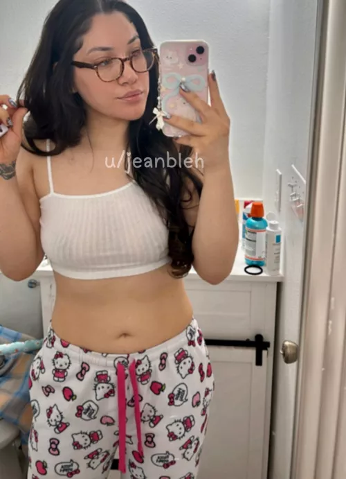 How’s my sleeping crop top. Like?