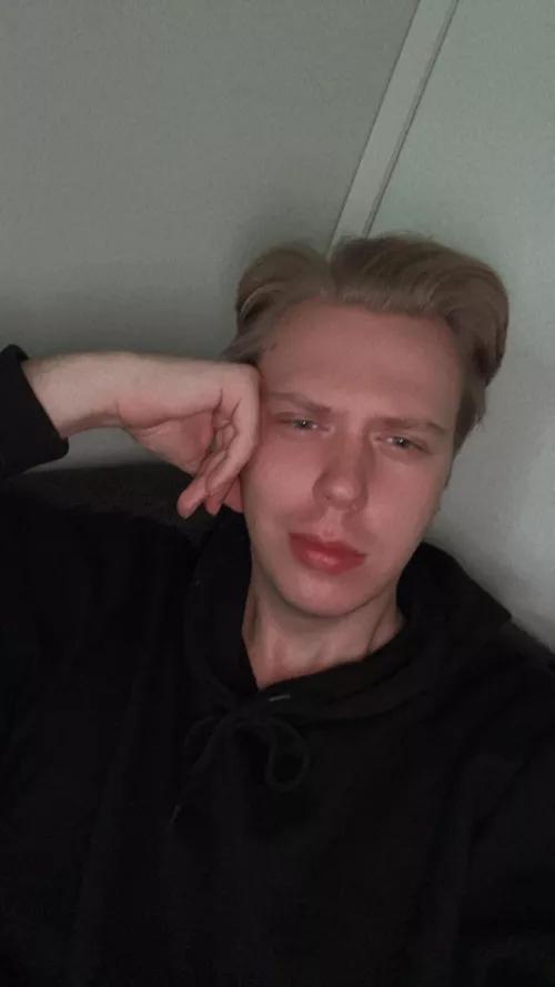 I took my ps4 to get cleaned and now i dont have anything to do 😩. Ps open for friends✌🏻