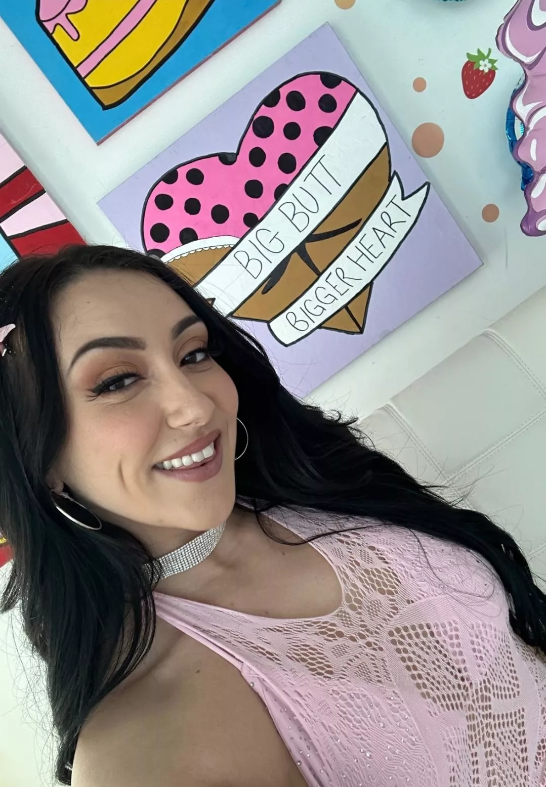 Mandy With another classic Gold Big Booty material 