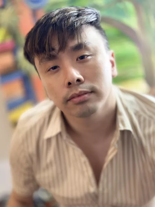 Morning kisses😘to you boys, if anyone’s in Amsterdam or Madrid for the next week, DM me