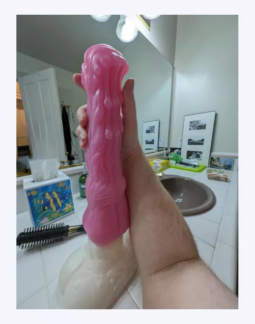 Orderdd a large Seraphina flop. I expected it to be big, but uh... the sizing charts don't quite do things justice