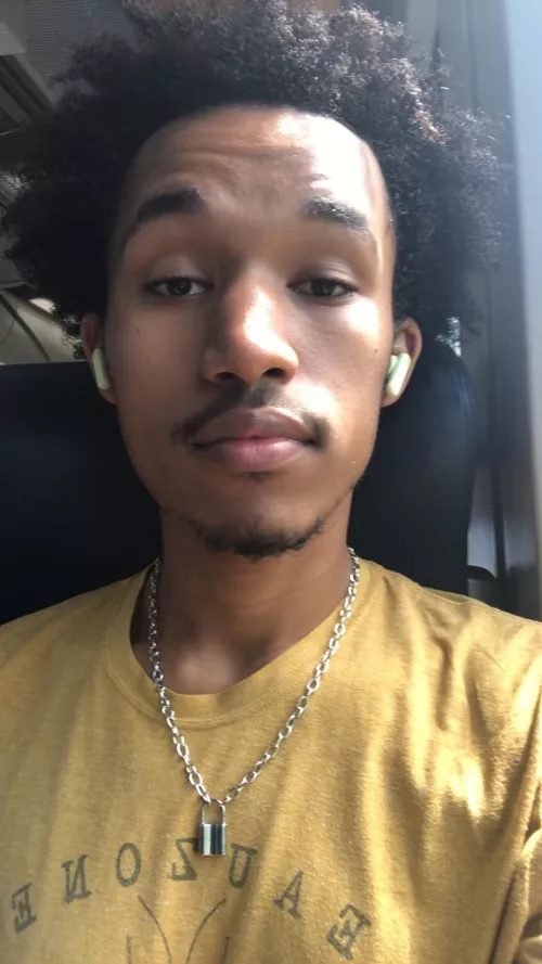 Starting to love the skin I’m in and I’m loving it 🧡✨