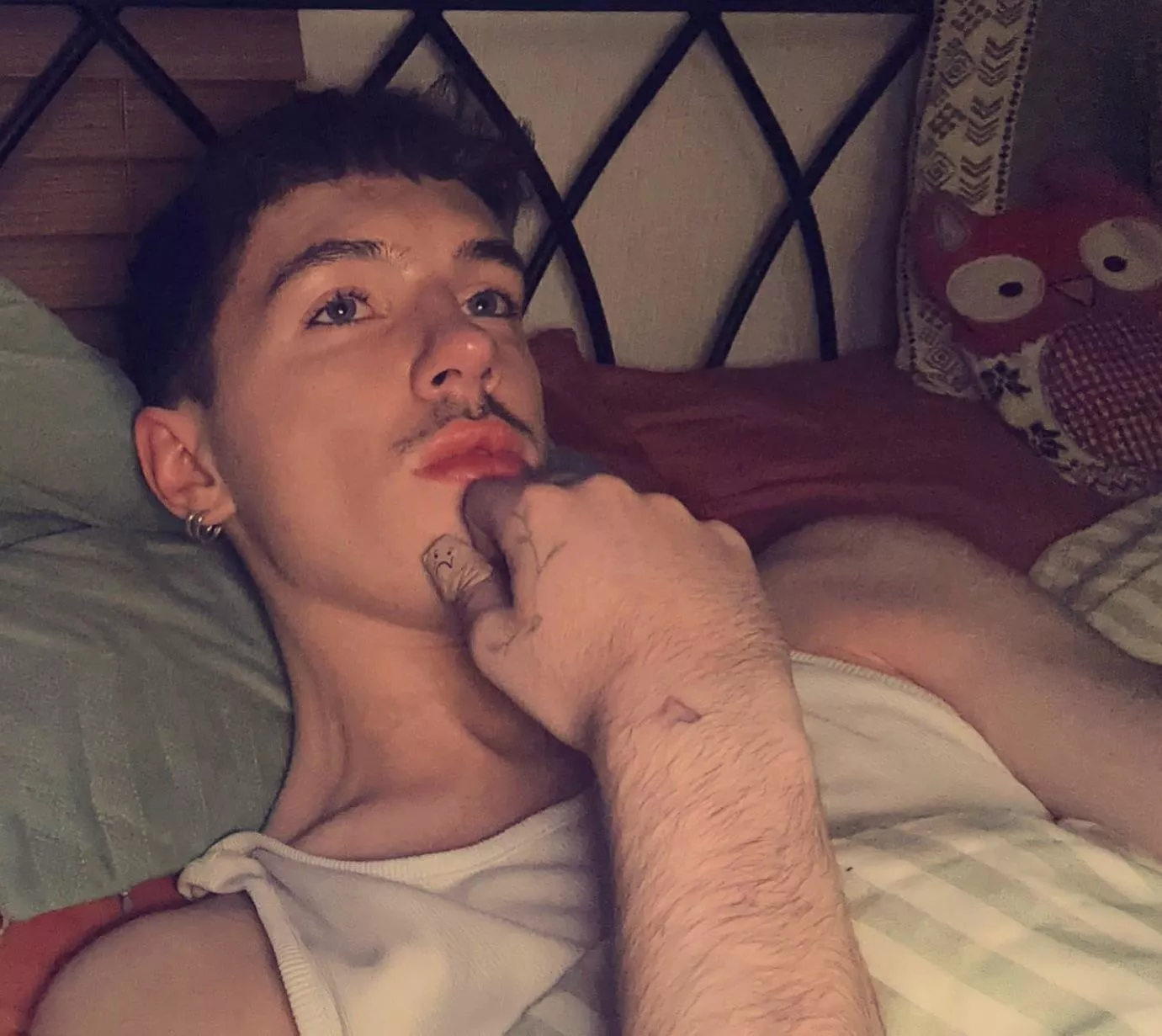 This English summer heat is so intense 😮‍💨 (zoom in on the thumb ❤️‍🩹)