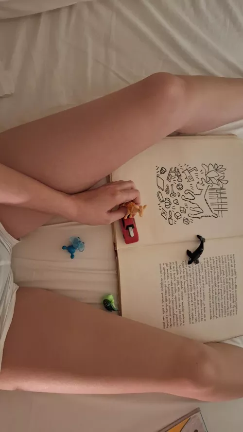 Tiny toys are fun too 🚗