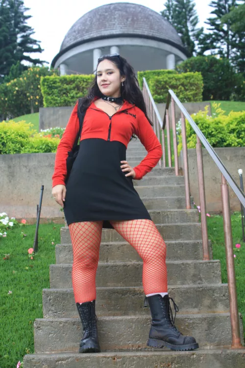 You looking at my... boots?