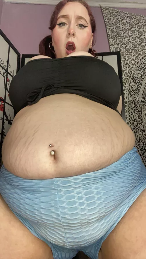 Busting out of these shorts already 🐷🩷