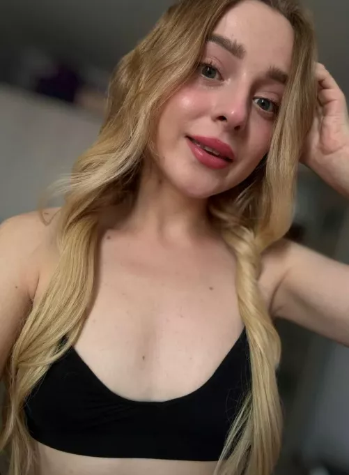 Do i look classy in my curly hair?