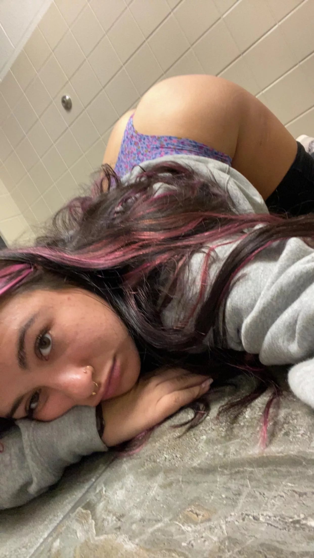 i love having single stall bathrooms at work 😭