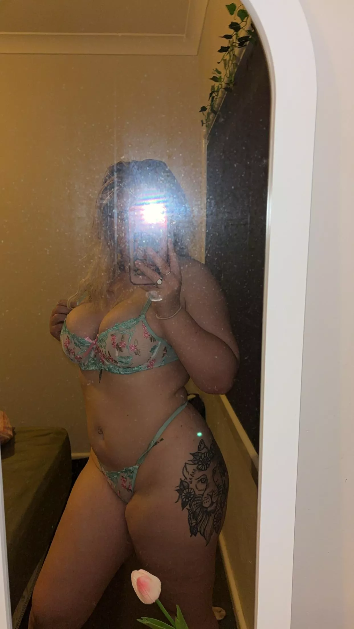 I’ve heard you prefer your woman curvy, is that right? ;)
