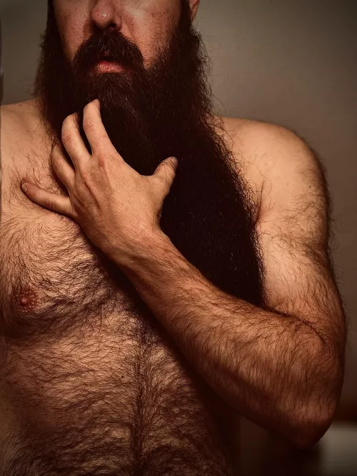 Paint me like one of your husky middle-aged American men 🚢🍒👩‍🎨🧊🚪🌊🦀💙