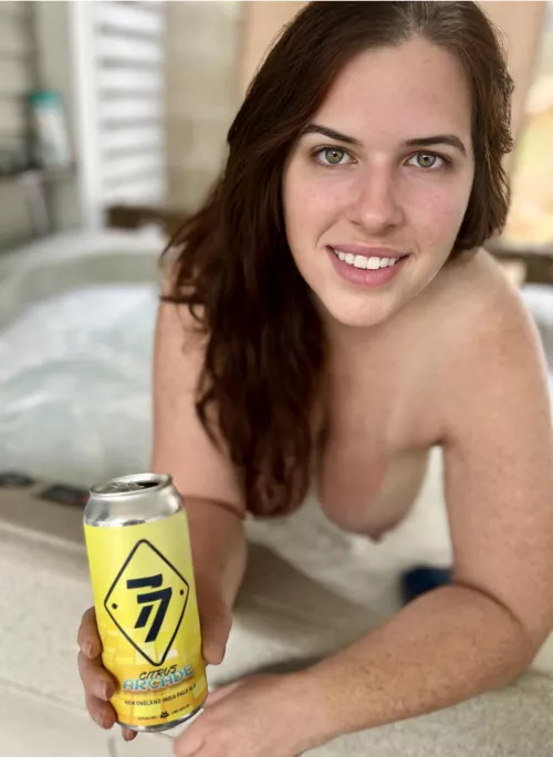 Thirsty Thursday with Mill 77 out of Amesbury, MA. This is a perfect NEIPA.