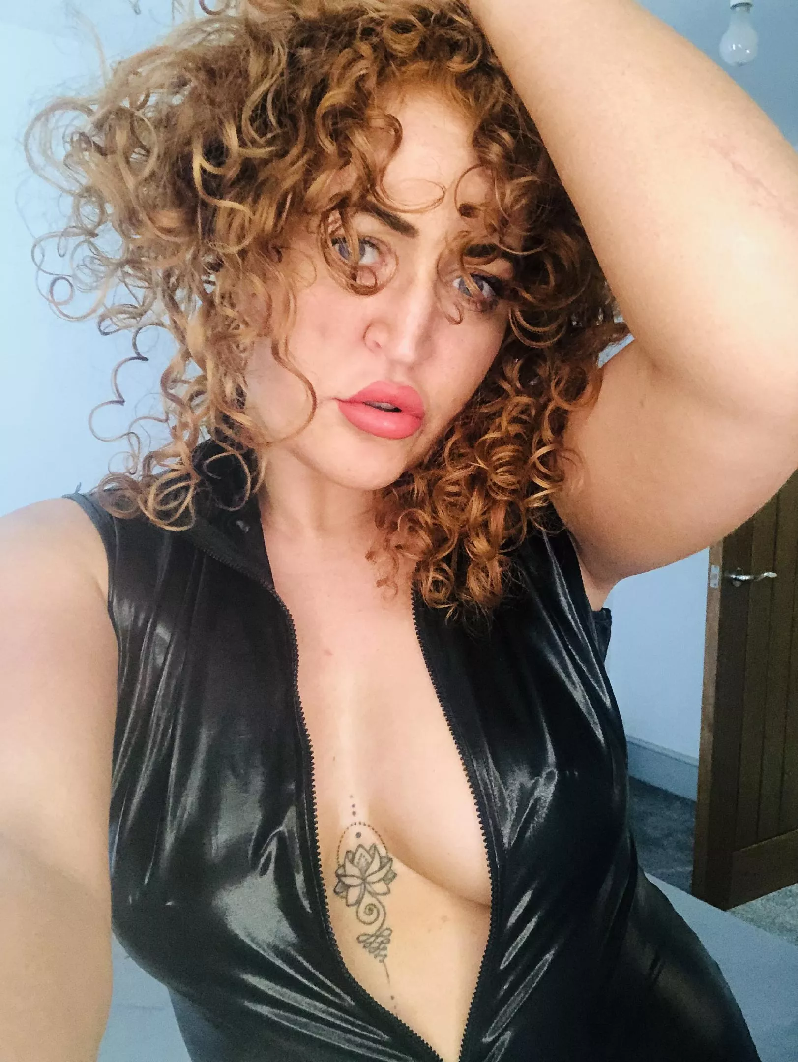 Zip me up or zip me down?