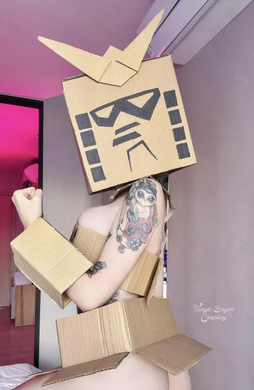 Cardboard Gundam cosplay [Gundam] by (Tanya Bayer)