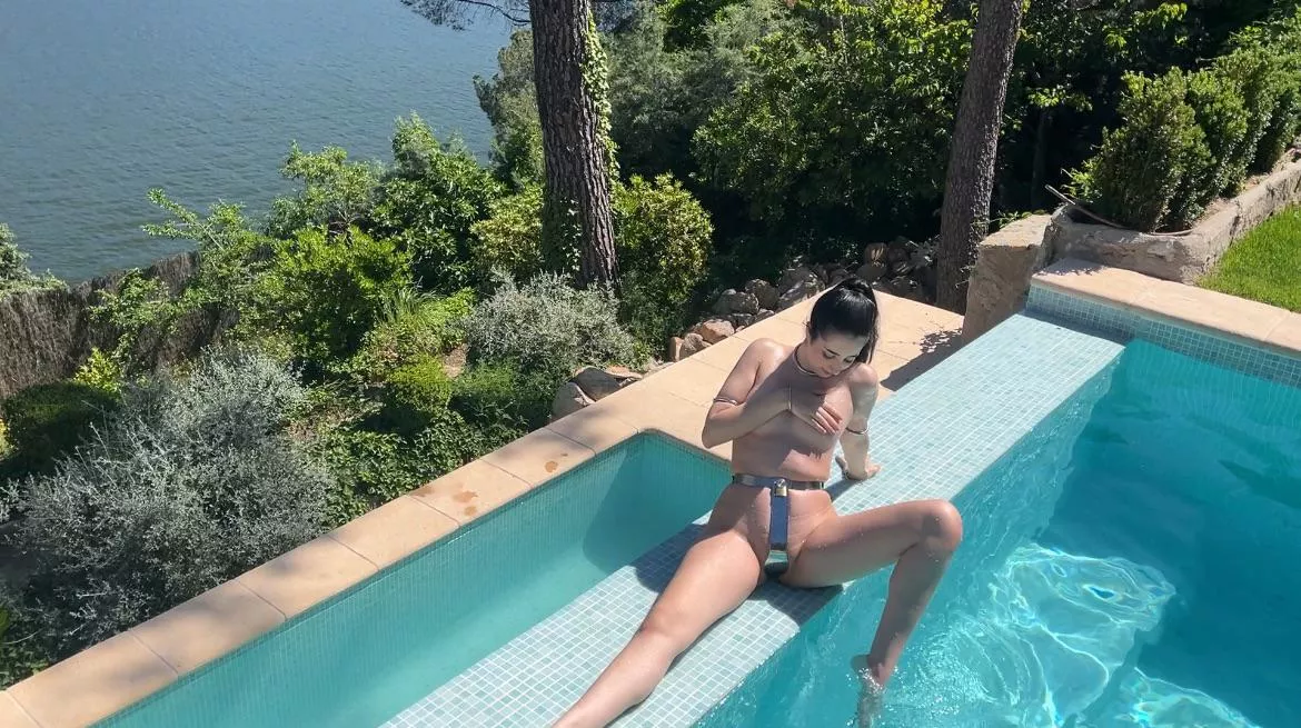 Enjoying summer with Neosteel 🥹