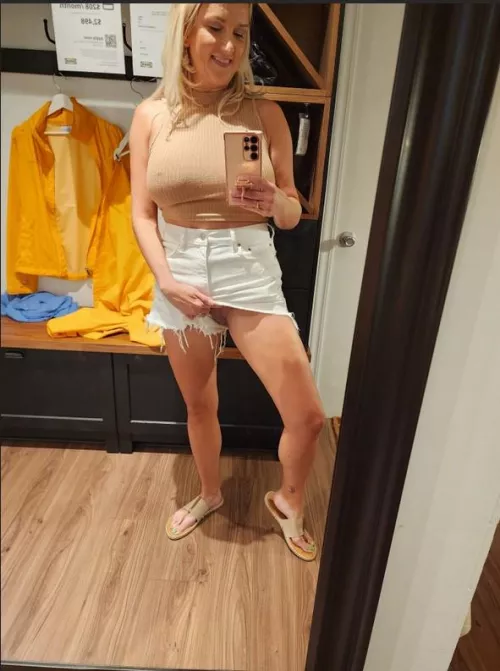 Flashing my pussy in IKEA