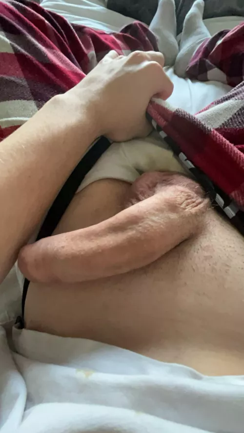 fuck haven’t cummed in over a week who’s gonna unload me?