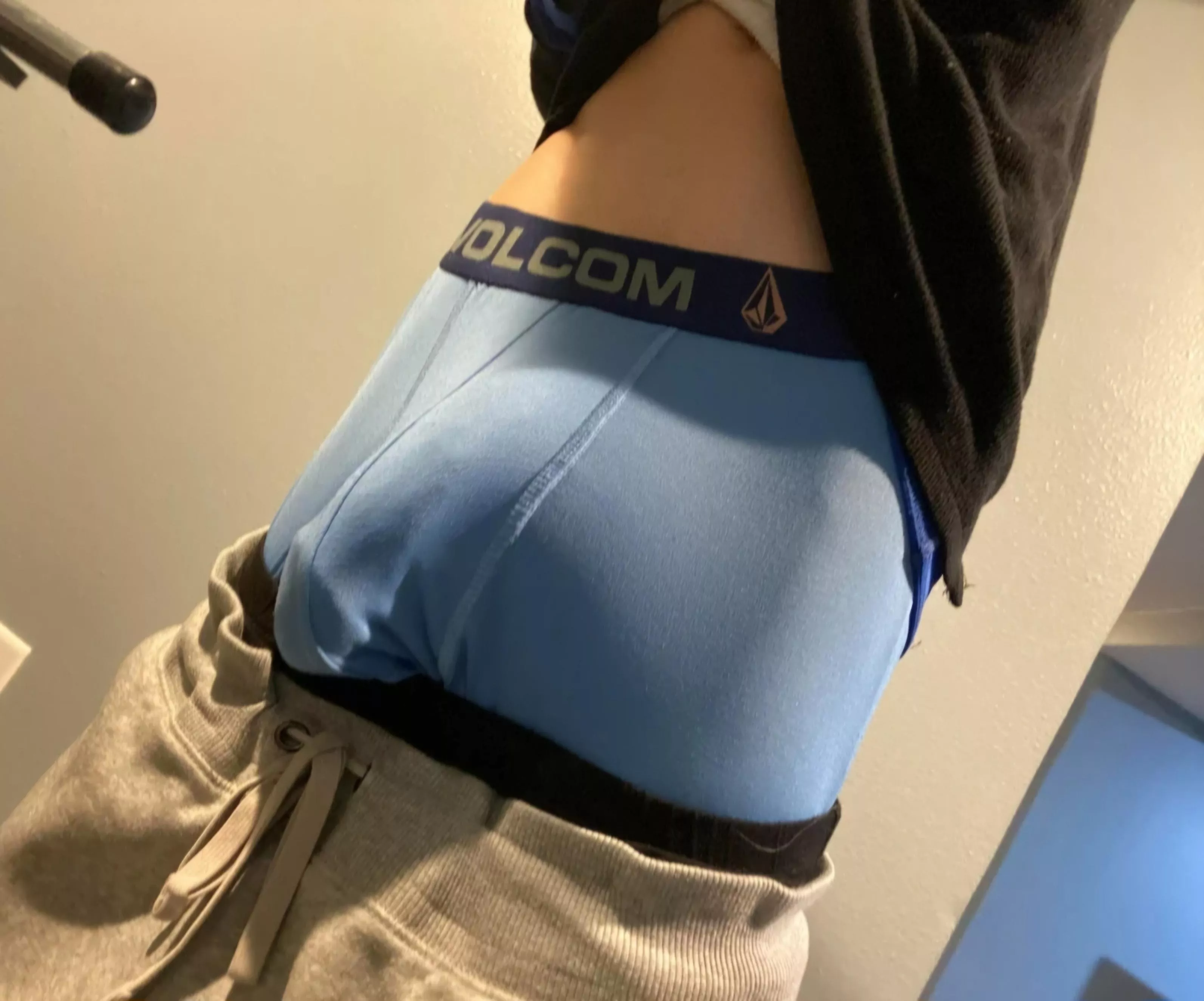 Is my uncut bulge noticeable when wearing compression boxer briefs?