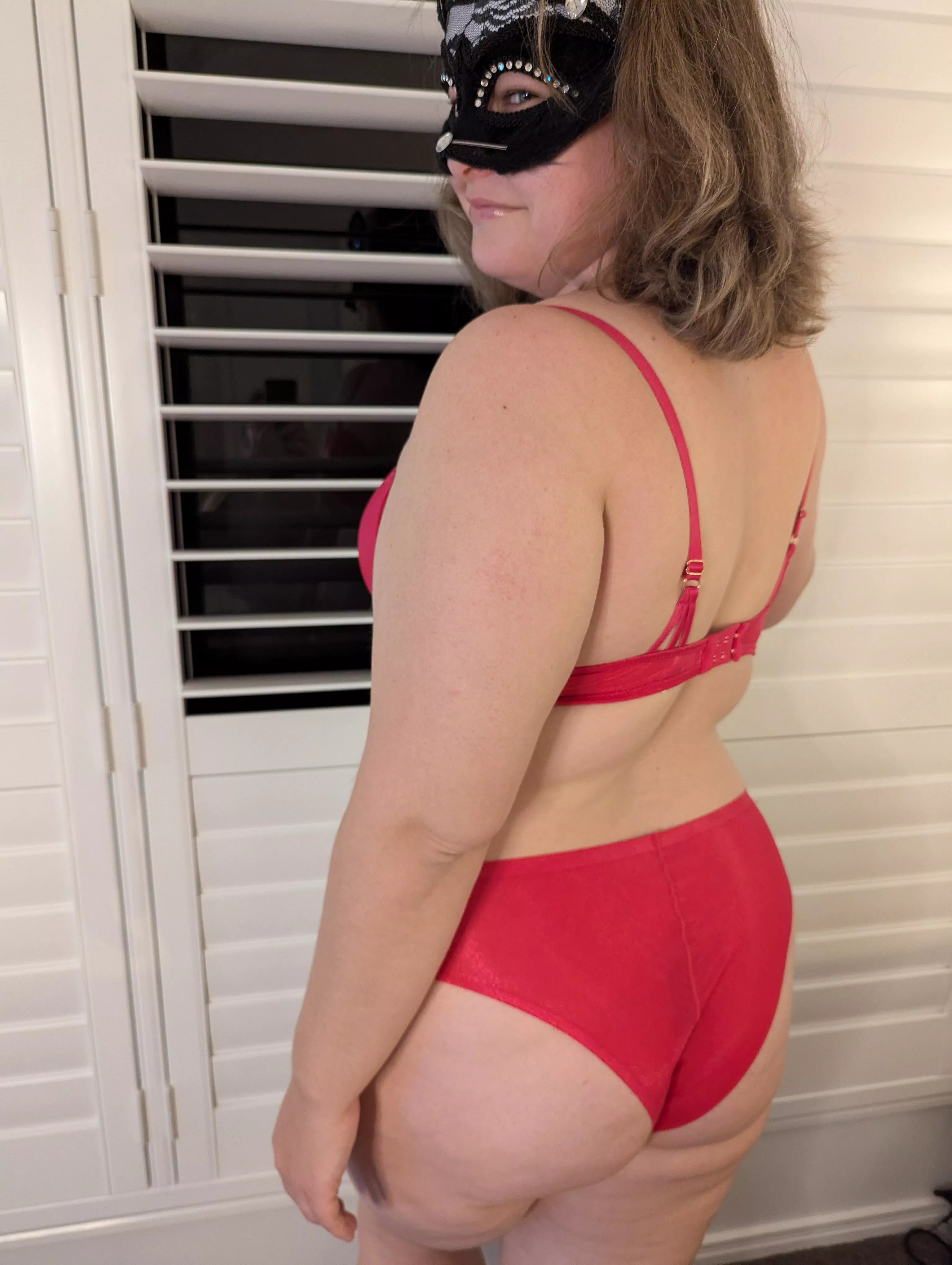 Milf checking on my neighbours