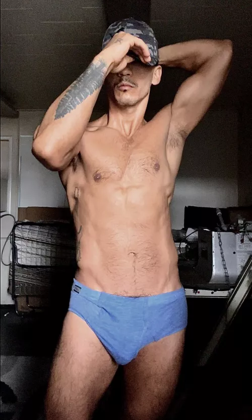 Sweaty and musky scents 