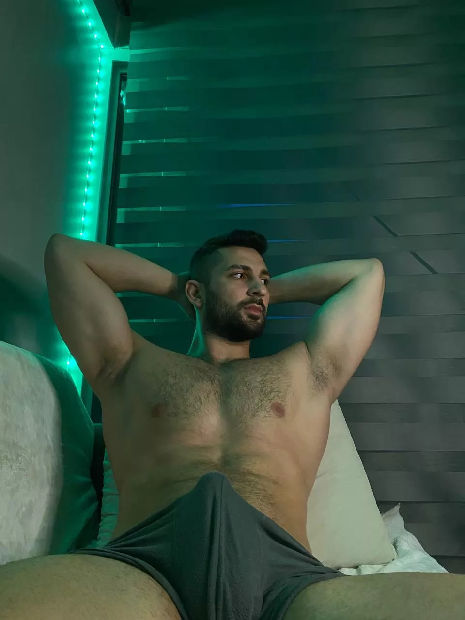 Wanna play white me?