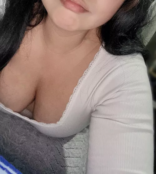 Your POV: i am giving you a goodnight kiss