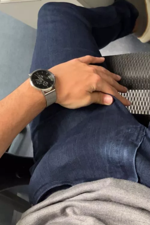 (23) Juuussstttt a bit distracted at work