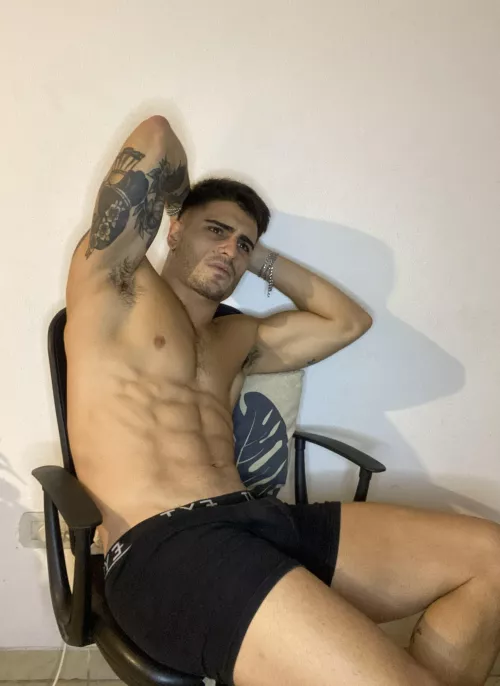 [24] flexing for you