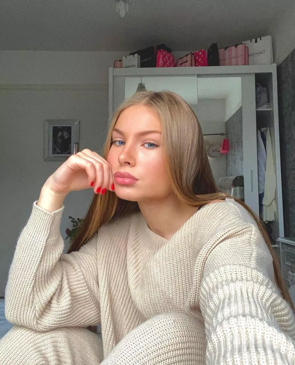 Being observed energizes me
