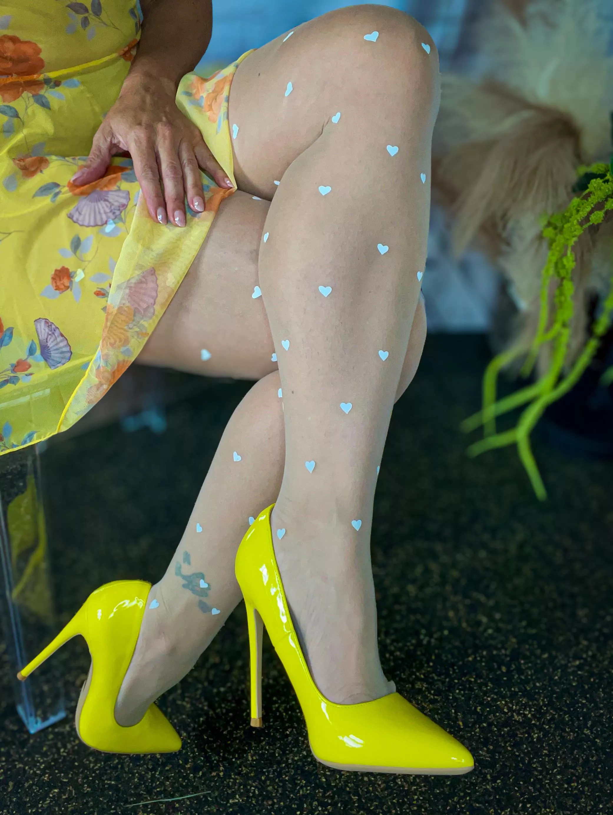 Bright yellow stiletto to make your day even brighter 