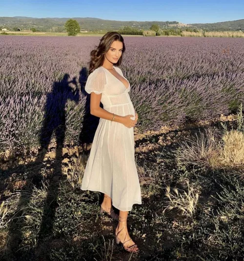 Gabrielle Caunesil pregnant 🤍