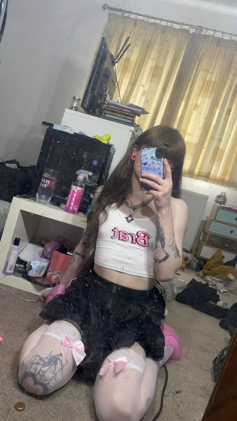 I honestly love this fit (pls ignore my messy room 😭)