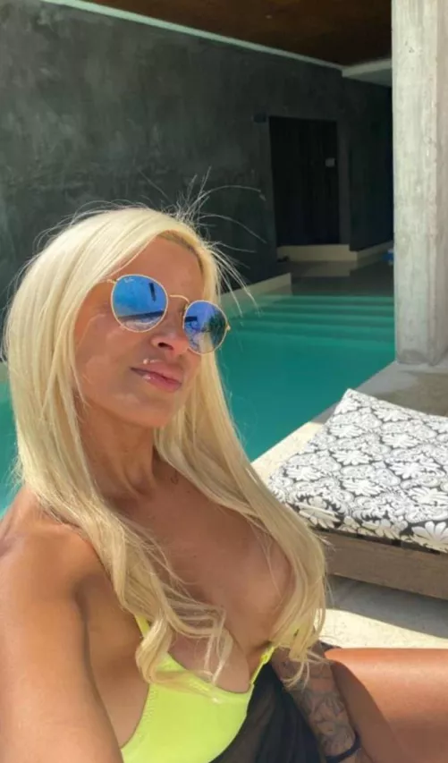 in this swimsuit, will you let me in your pool