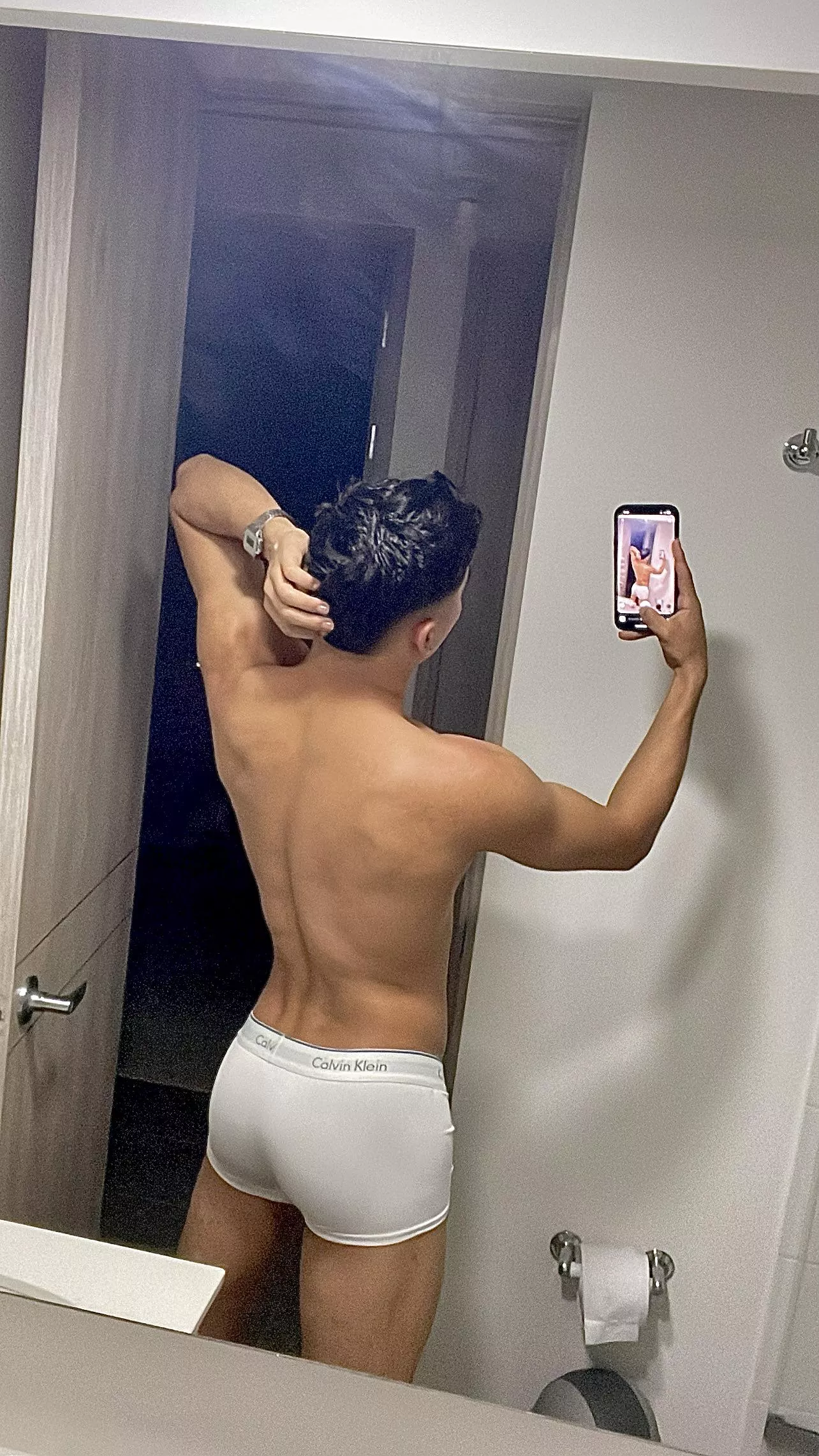 Is my trim, youthful twink physique at 18yo, 125lbs appealing to you?