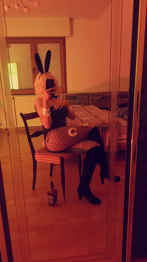 My friend bought me this cosplay. As a true friend, I feel obliged to send him, at least 1picture. (This is a full cosplay, even the thights are covered with a skin colored thights