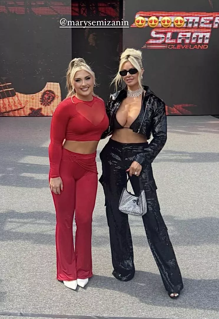 Tiffany Stratton and Maryse