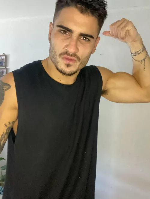 Want to lick these pits, baby?