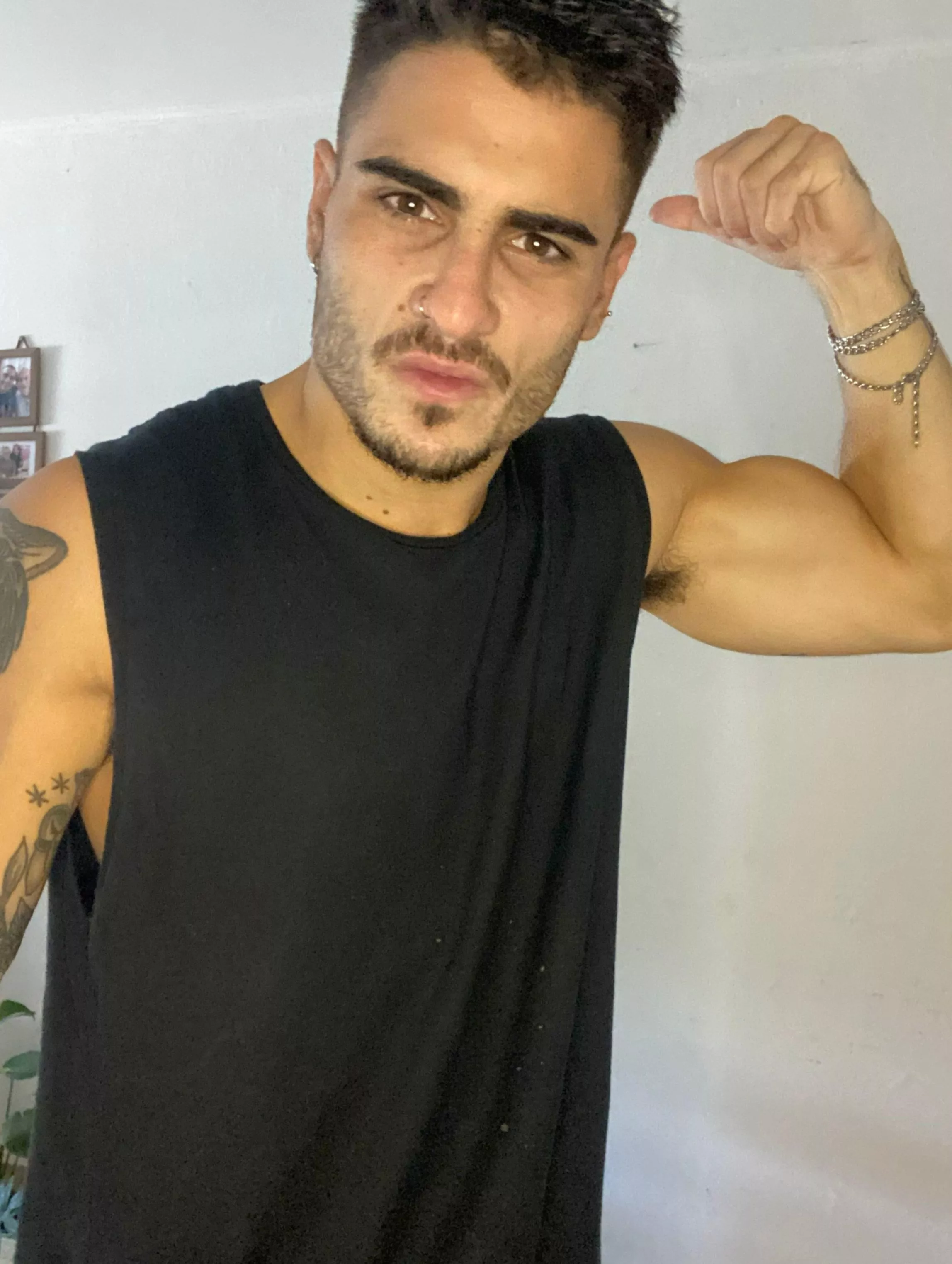 Want to lick these pits, baby?