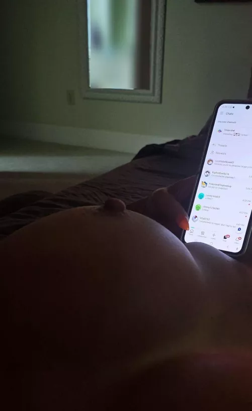 Chatting with my favorite redditors right now :) 