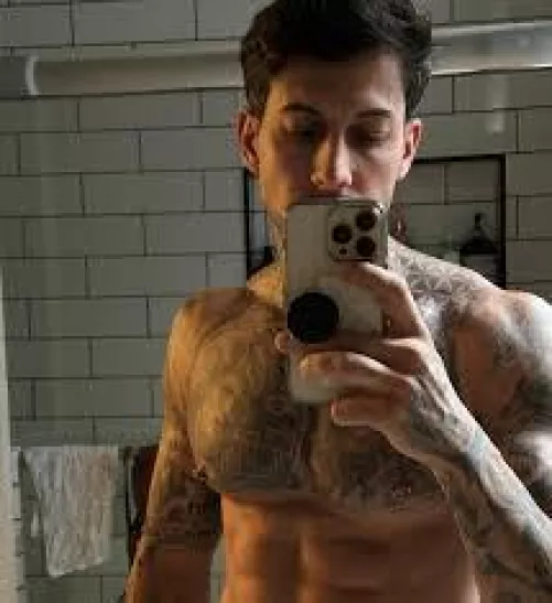 Does anyone have pictures from Gino's OnlyFans? Please dm me if you do 